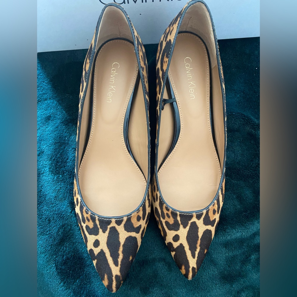 Calvin Klein Women's Genoveva Leopard Pump